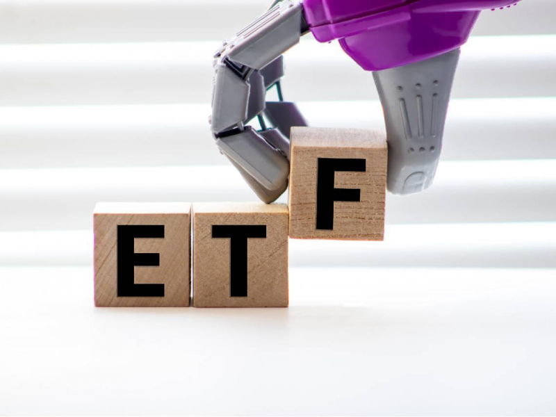 00929明明能配0.11元，只發0.05是用心良苦？股價不到18元，殖利率逾10％！他「持續買進」的關鍵在這裡